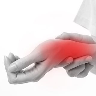 Reduce rapid durerea și inflamația